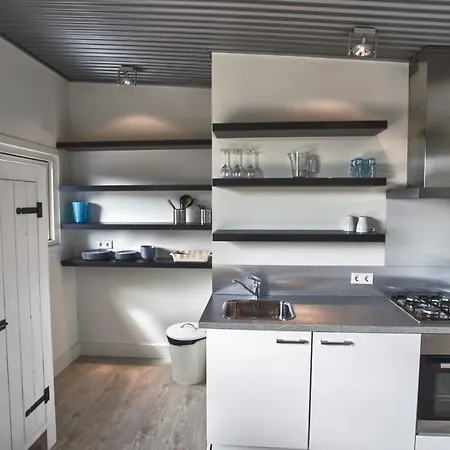 Apartment Berg En Zee 2 *